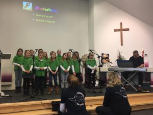 Interkerkelijke Kinderdienst Noordscheschut | Kinderkoor Give us Peace